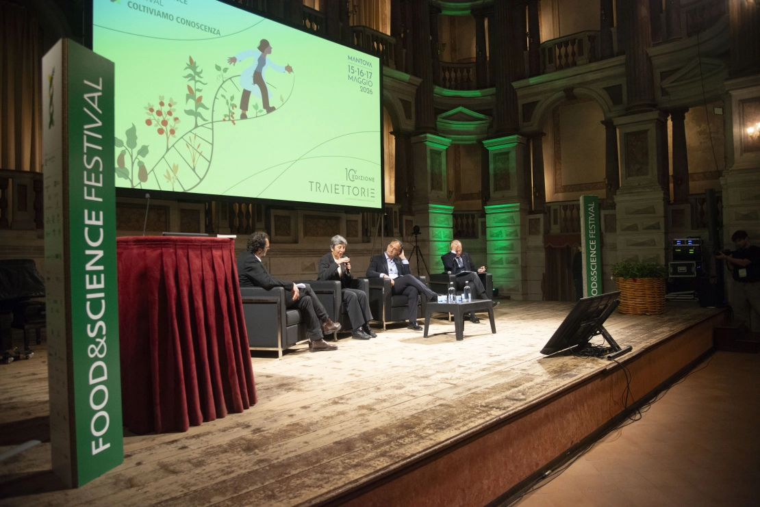 il palco del Teatro Bibiena durante l'inaugurazione del Festival